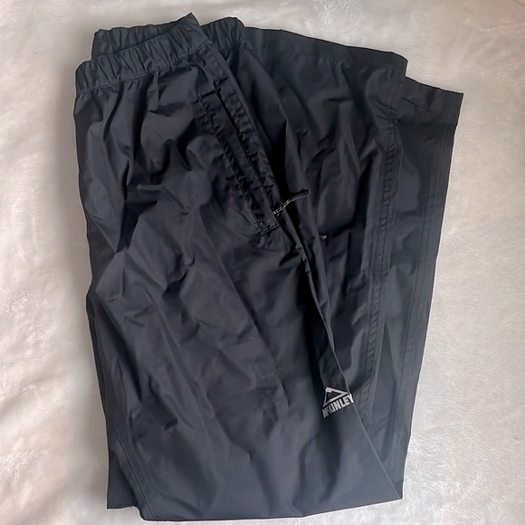 Black snow pants - medium - Picture 2 of 3